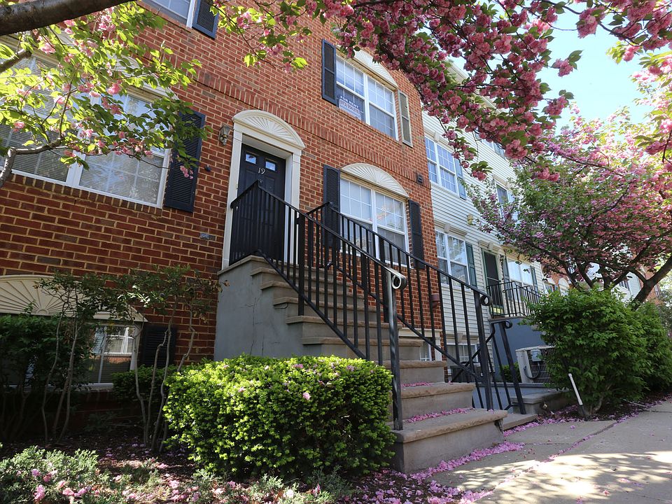 1st image of 268 Matthews Dr #1