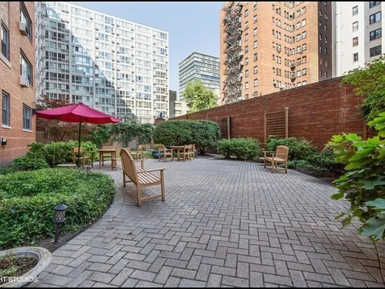 2909 N Sheridan Rd #504 — Photo 18