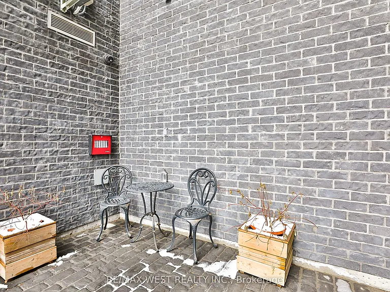 1745 Keele St #4 — Photo 27