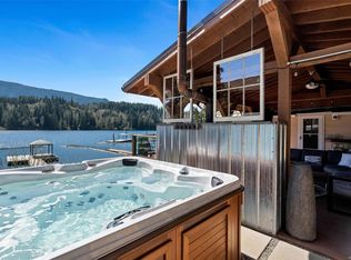 8624 Shore Rd, Lake Cowichan, BC V0R