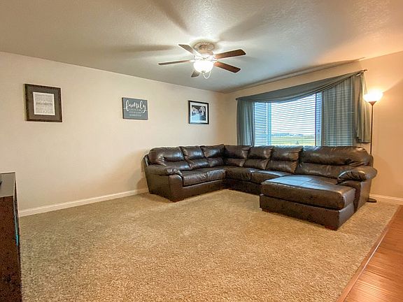 3rd image of 2085 SE Parkview Crossing Dr