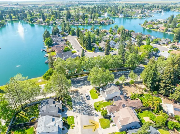 742 E Robin Ln, Fresno, CA 93730
