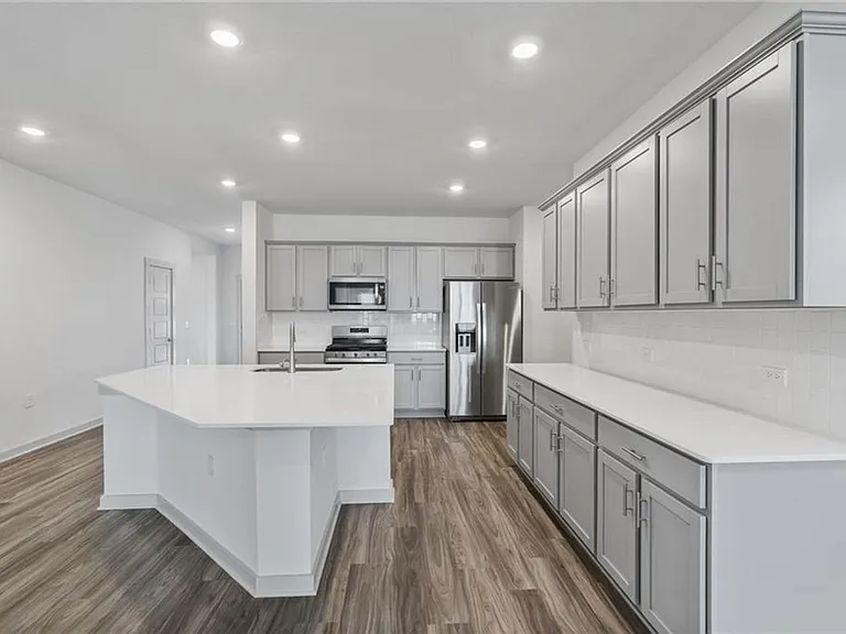 1200 Klee St — Photo 9