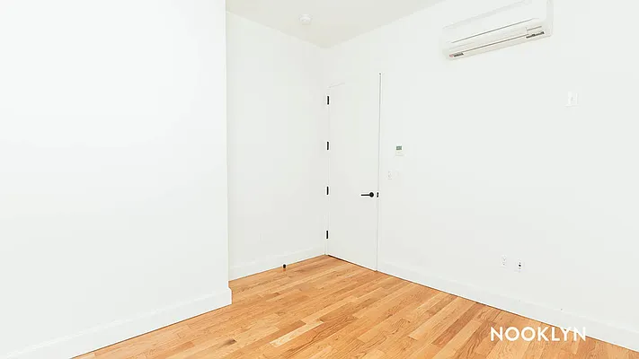 Rented by Nooklyn NYC LLC | media 51