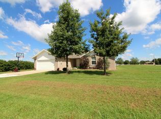 2005 Willoughby Rd, Clever, MO 65631