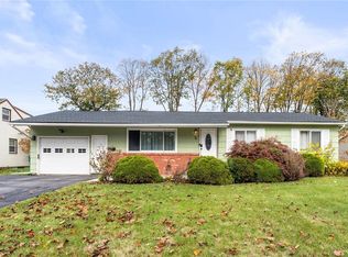 34 Landau Dr, Rochester, NY 14606