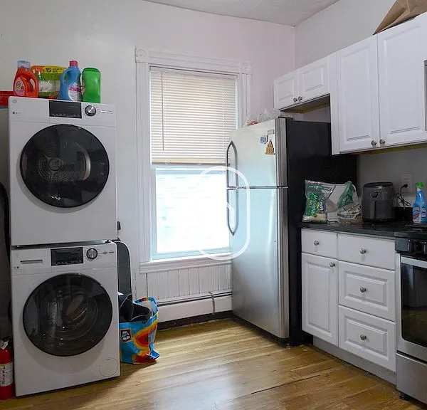 72 Hillside St #5 — Photo 2