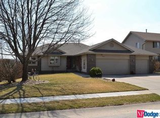 15505 Grant Cir, Omaha, NE 68116
