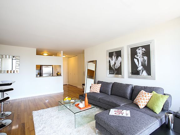 4th image of 235 W 48th St APT 42H