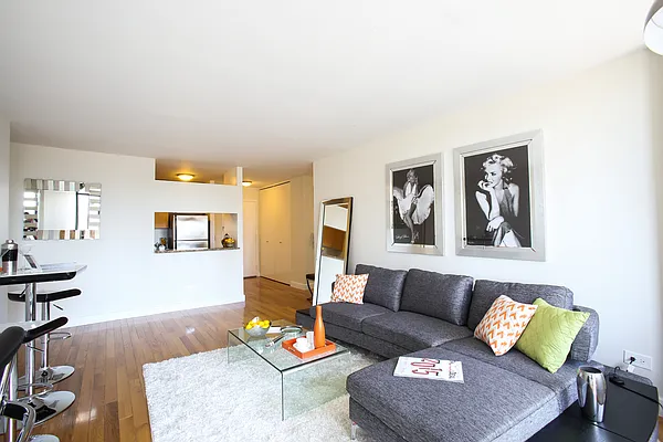 Rented by Stonehenge NYC LLC | media 2