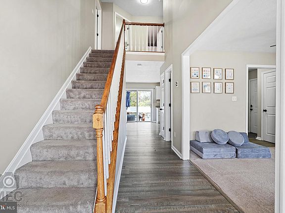 2nd image of 19716 Three Notch Rd