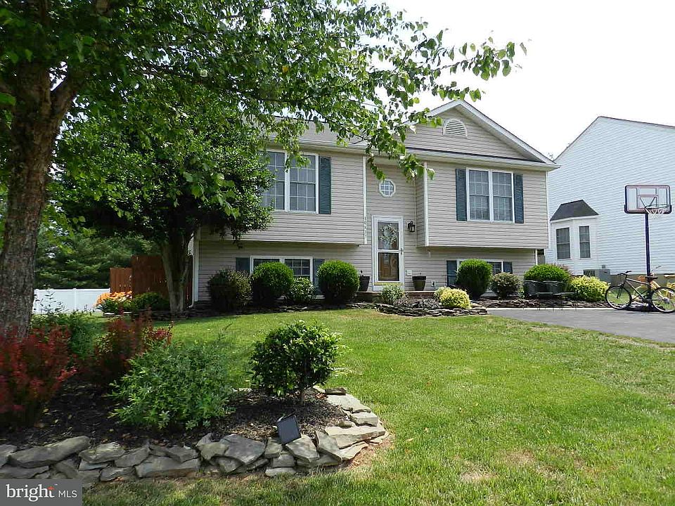 1st image of 10637 Hamiltons Crossing Dr
