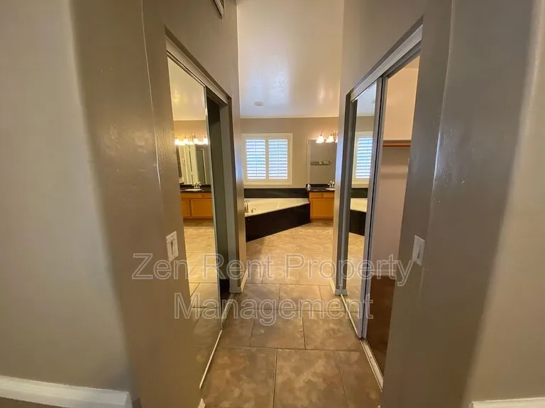 426 S Burk St — Photo 24