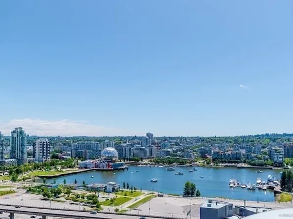 689 Abbott St #2705, Vancouver, BC V6B 0J2