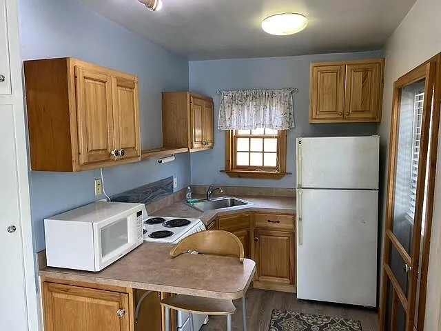 1120 Elgin Ln #B — Photo 3