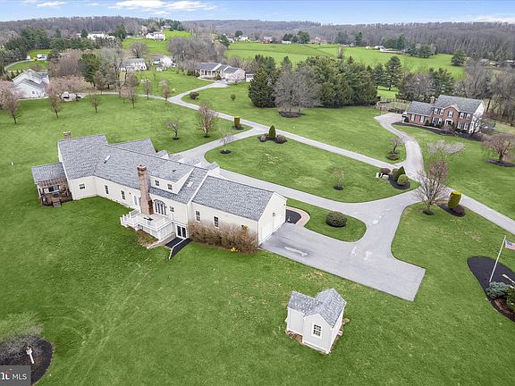 4th image of 1302 Random Ridge Dr