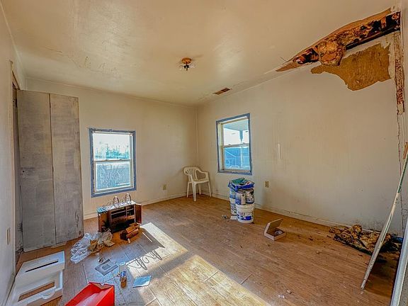 3rd image of 2316 Plum St
