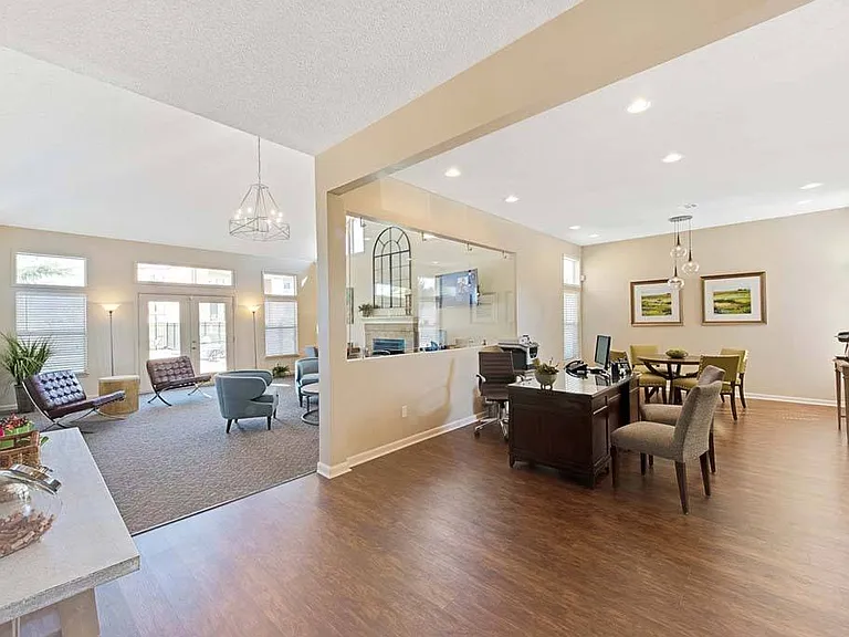 Fox Hollow Apartment Homes — Photo 9