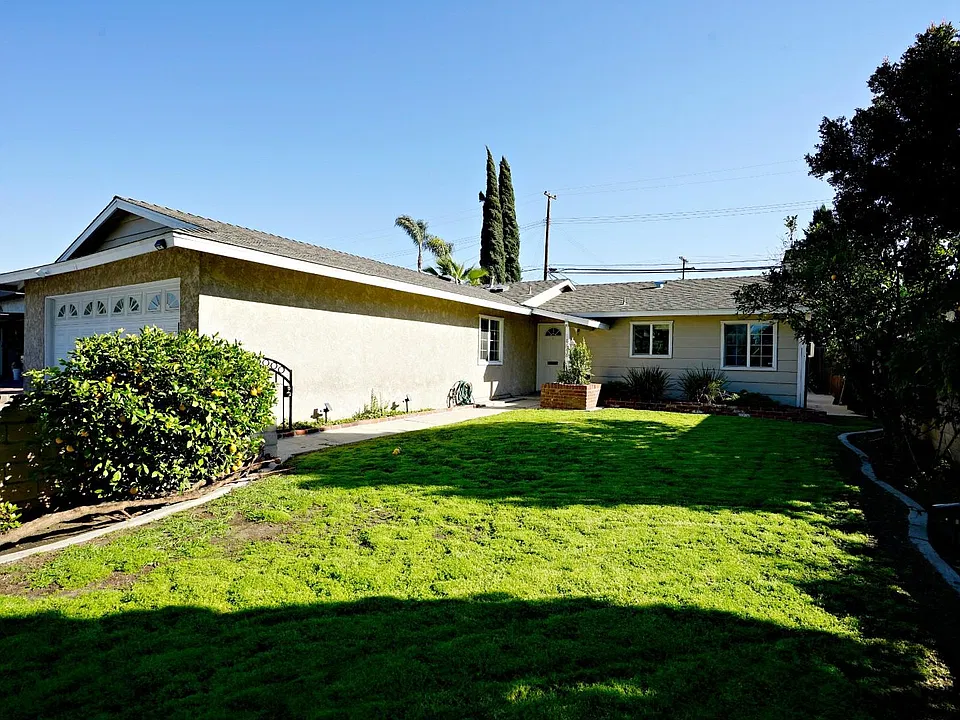 18648 Del Bonita St