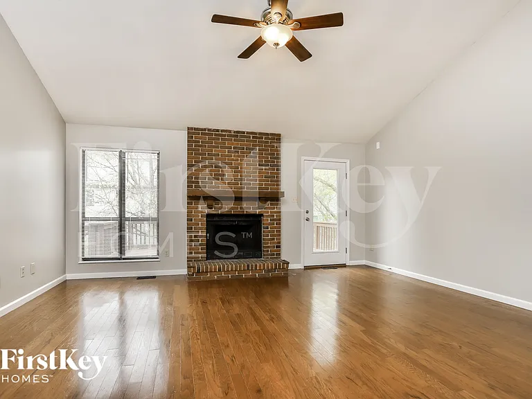 221 Brookmont Farm Ct — Photo 4