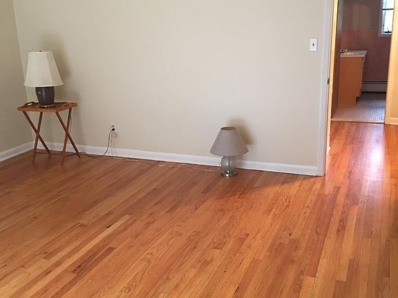 4th image of 71 N Lake Dr