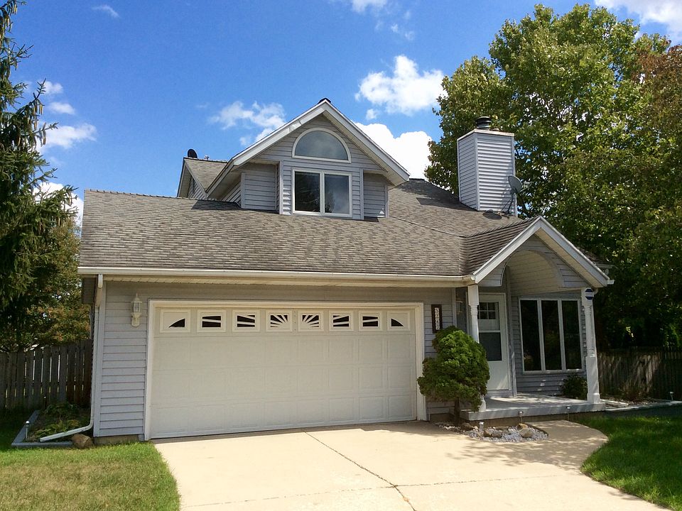 Beautiful like new home
