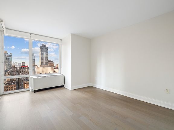 4th image of 125 W 31st St APT 22B