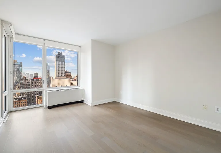 125 W 31st St #17B — Photo 7