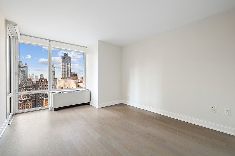 1st image of 125 W 31st St APT 45B