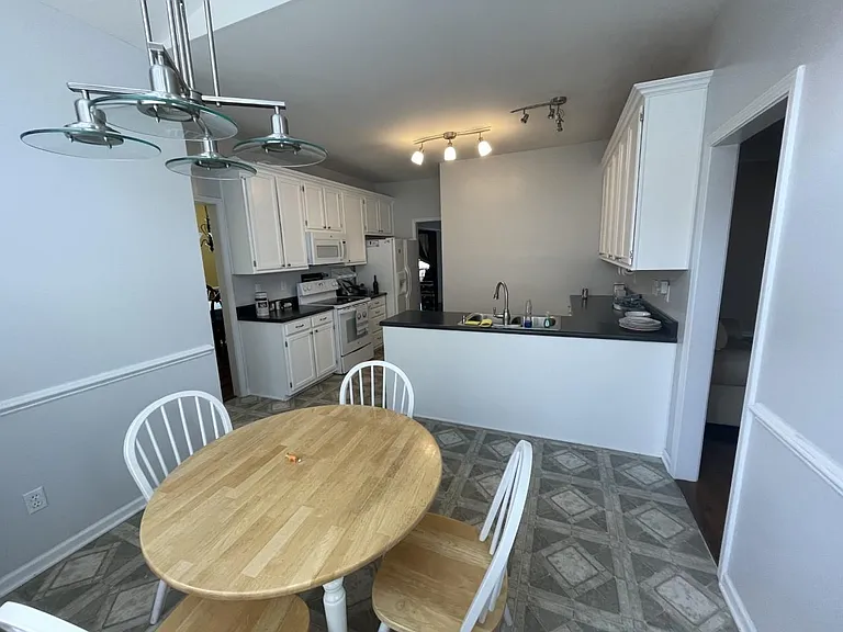 44 Hampton Springs Ct — Photo 14