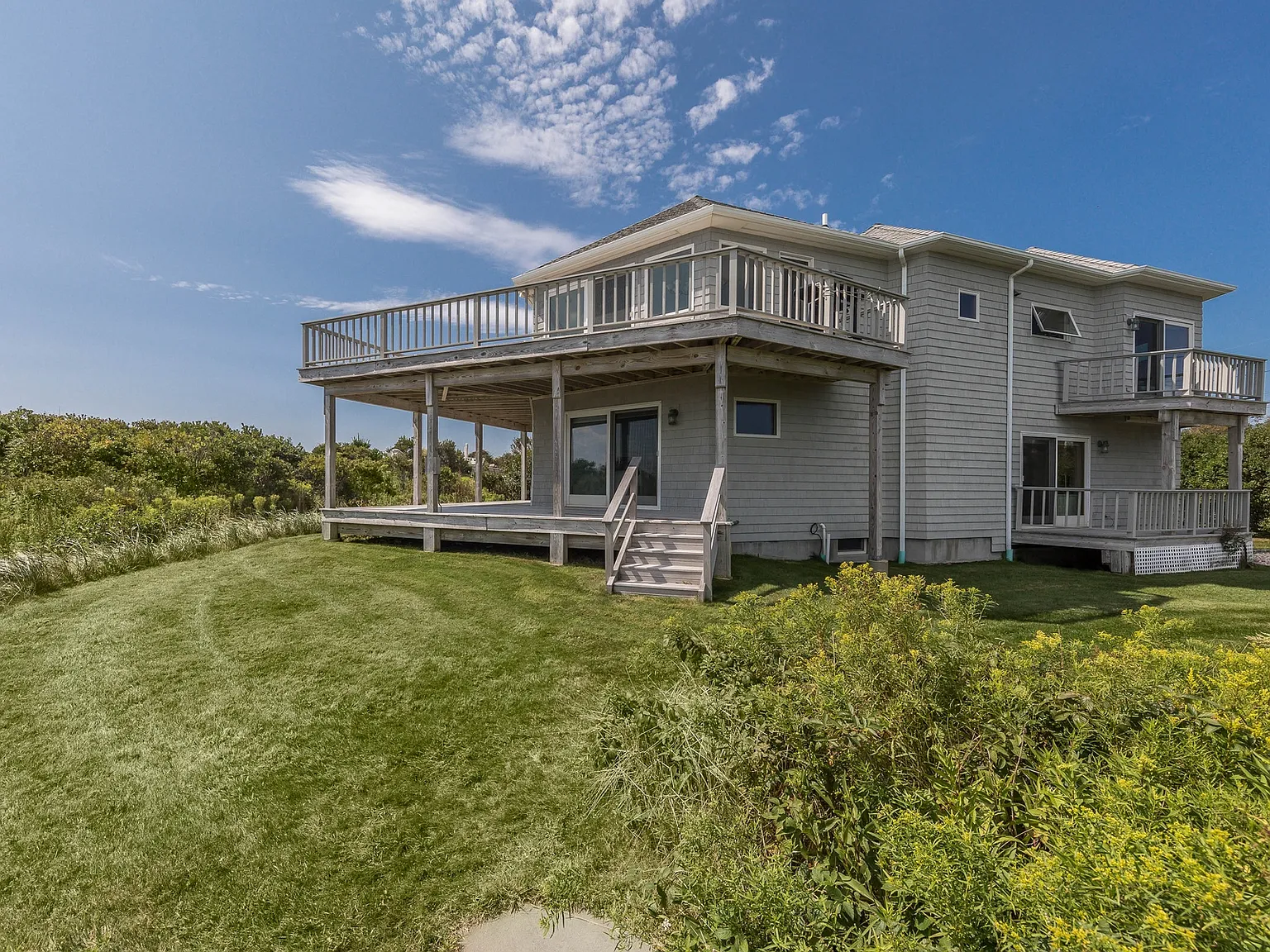 Montauk Oceanfront — Photo 3