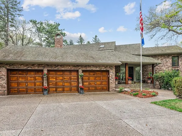 5811 Shannon Dr, Edina, MN 55439
