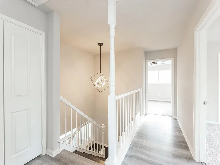 21402 Park Royale Dr — Photo 16