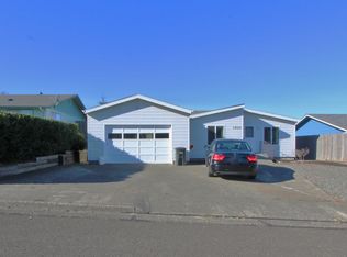 1920 Hayes St, North Bend, OR 97459