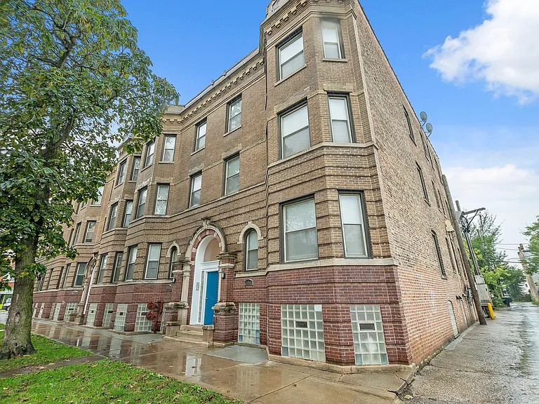 3700-3706 W Cermak Rd — Photo 37