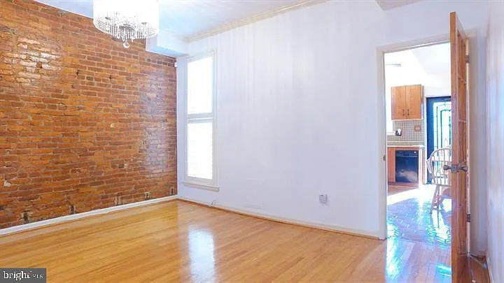 1209 E St NE — Photo 9