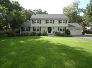 8 Oakcliff Rd, Wellesley, MA 02481