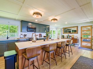 170 Lakeview Dr, Rockland, ME 04841