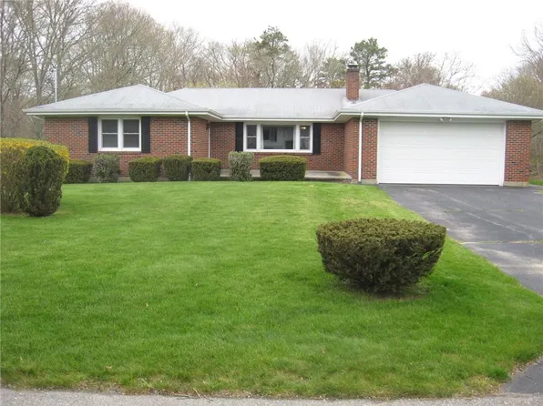 14 N Capalbo Dr, Westerly, RI 02891