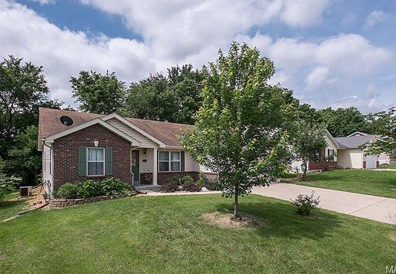 3rd image of 332 Fourbush Ct