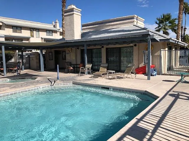 2 bed, 1261 sqft, $1,850 — Photo 2