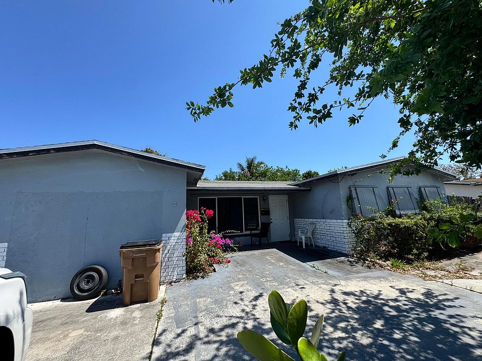 1st image of 4310 NE 1st Terrace