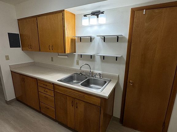 2nd image of 1109 1/2 W Yakima Ave #B