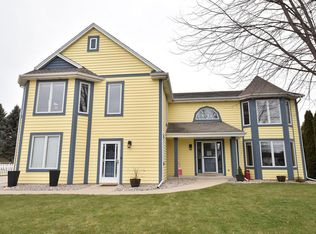 449 5th Ave, Grafton, WI 53024