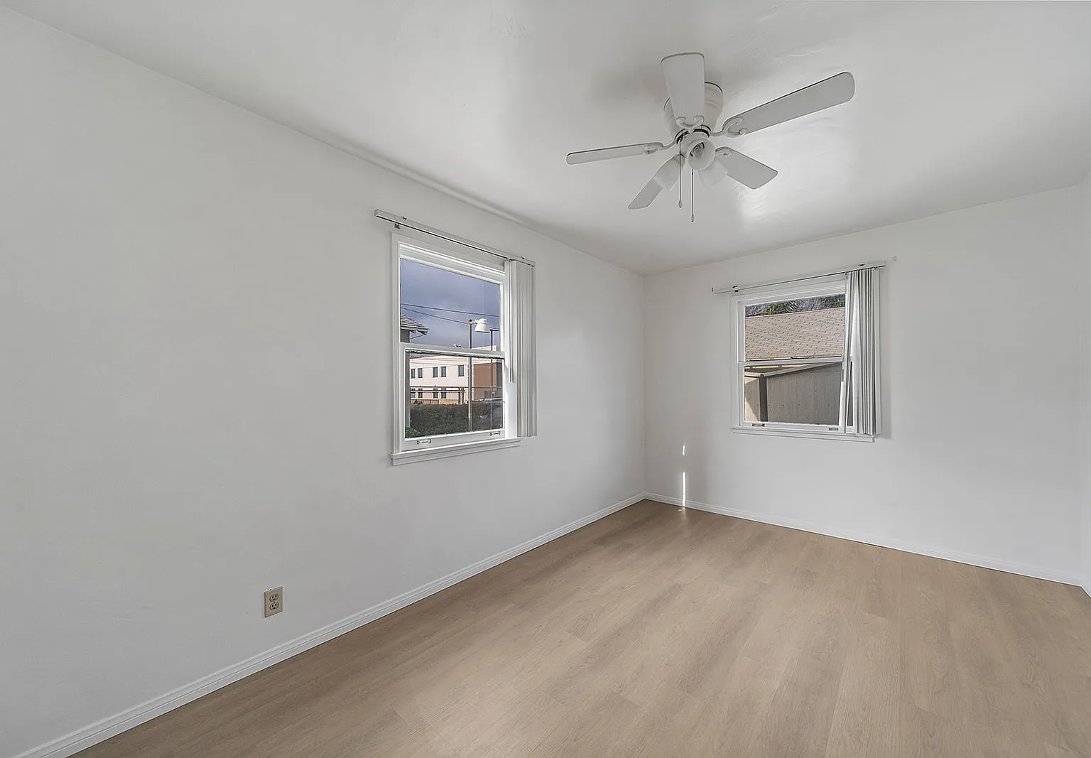 2 bed, 720 sqft, $2,400 — Photo 4