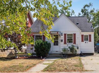 246 W 18th St, Holland, MI 49423