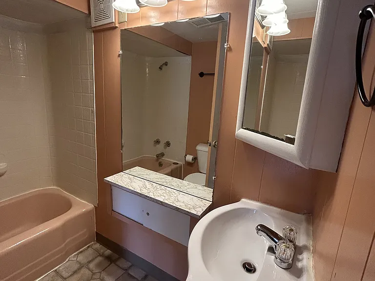 1014 W Bluff St #1 — Photo 4