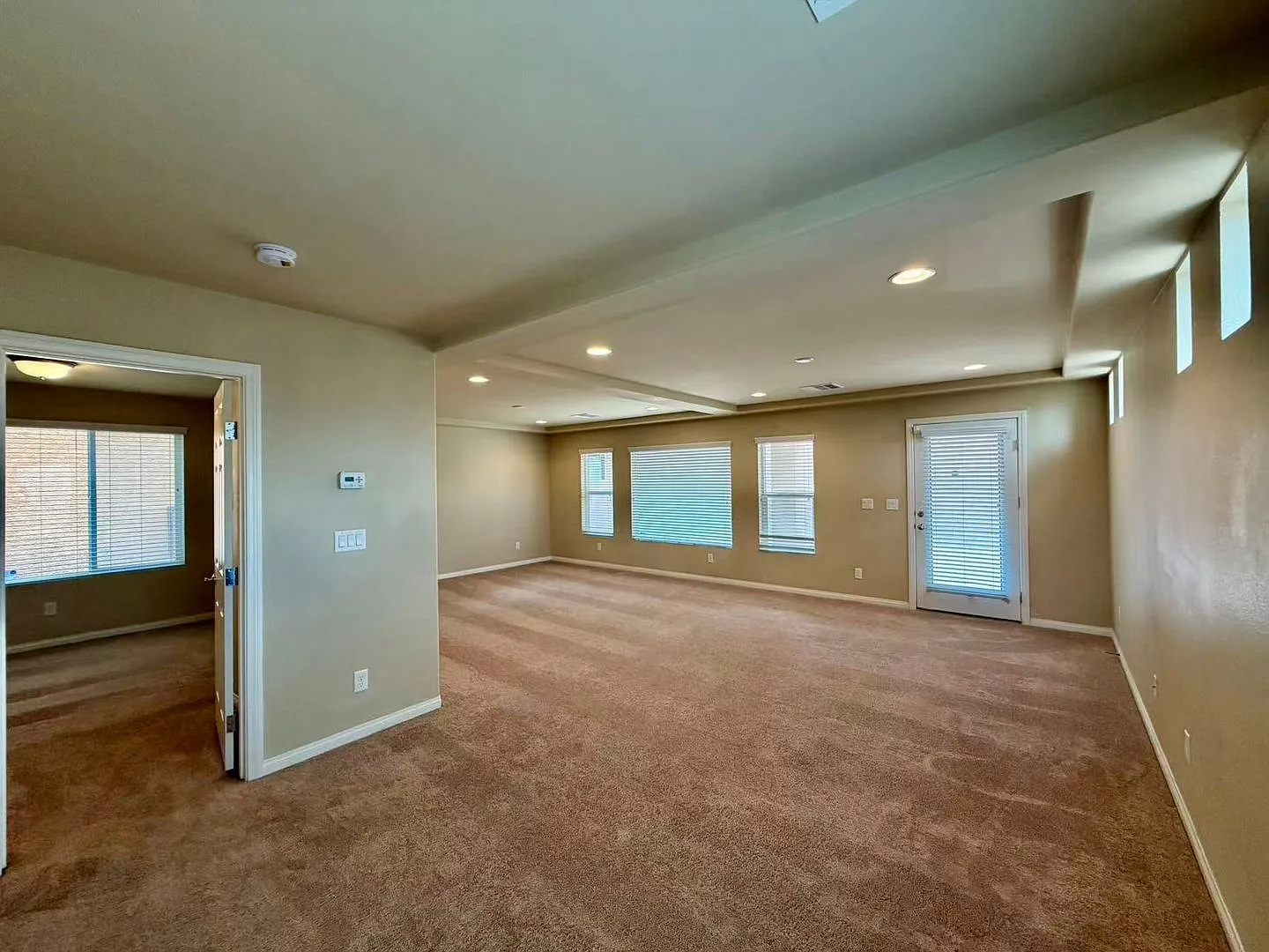 Beautiful house coming — Photo 3