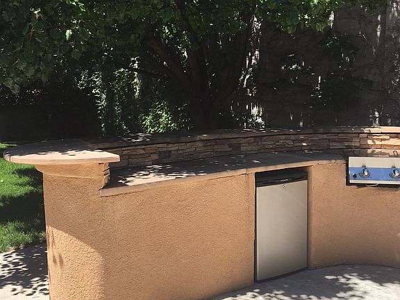 3rd image of 1505 Canyon Hills Dr NE