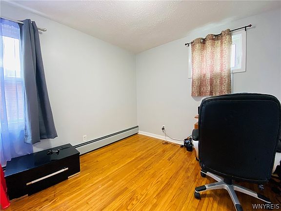 4th image of 116 Alberta Dr